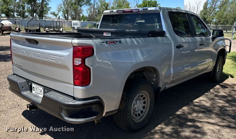 image for item OI9111 2021 Chevrolet Silverado 1500 Crew Cab pickup truck