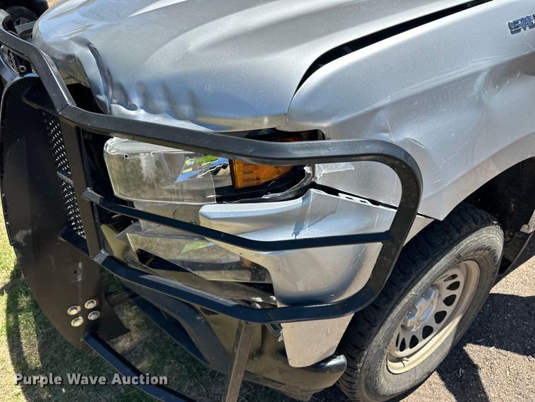 image for item OI9111 2021 Chevrolet Silverado 1500 Crew Cab pickup truck