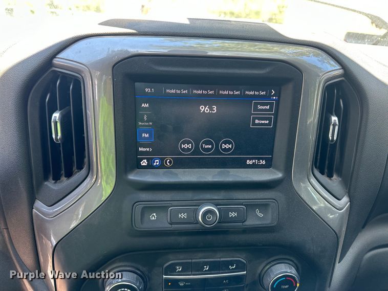 image for item OI9111 2021 Chevrolet Silverado 1500 Crew Cab pickup truck