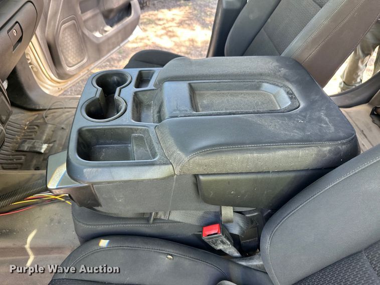 image for item OI9111 2021 Chevrolet Silverado 1500 Crew Cab pickup truck