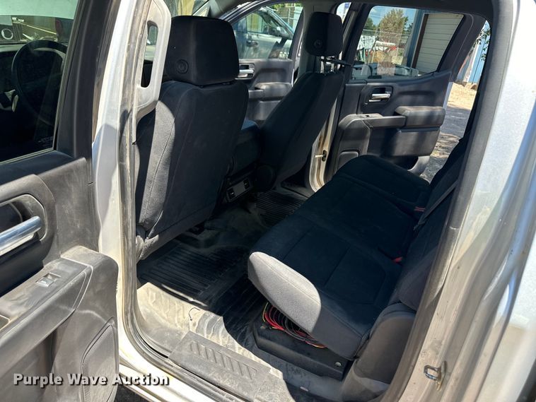 image for item OI9111 2021 Chevrolet Silverado 1500 Crew Cab pickup truck