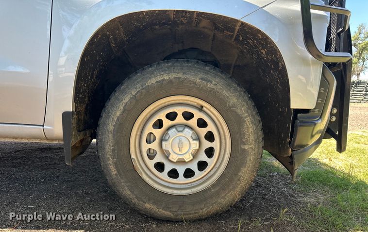 image for item OI9111 2021 Chevrolet Silverado 1500 Crew Cab pickup truck