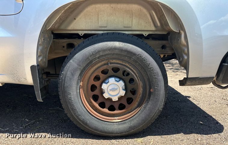 image for item OI9111 2021 Chevrolet Silverado 1500 Crew Cab pickup truck