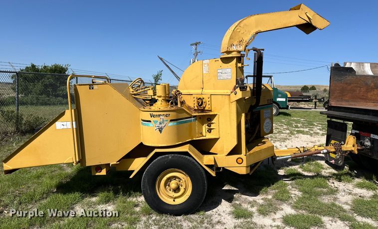 image for item OI9134 1993 Vermeer 1250BC wood chipper