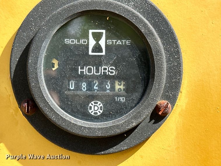 image for item OI9134 1993 Vermeer 1250BC wood chipper