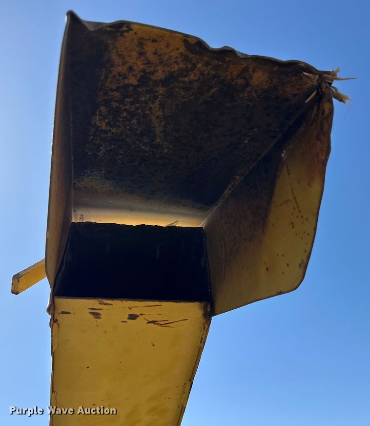 image for item OI9134 1993 Vermeer 1250BC wood chipper