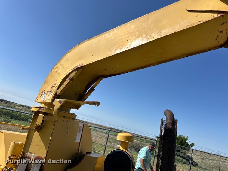 image for item OI9134 1993 Vermeer 1250BC wood chipper