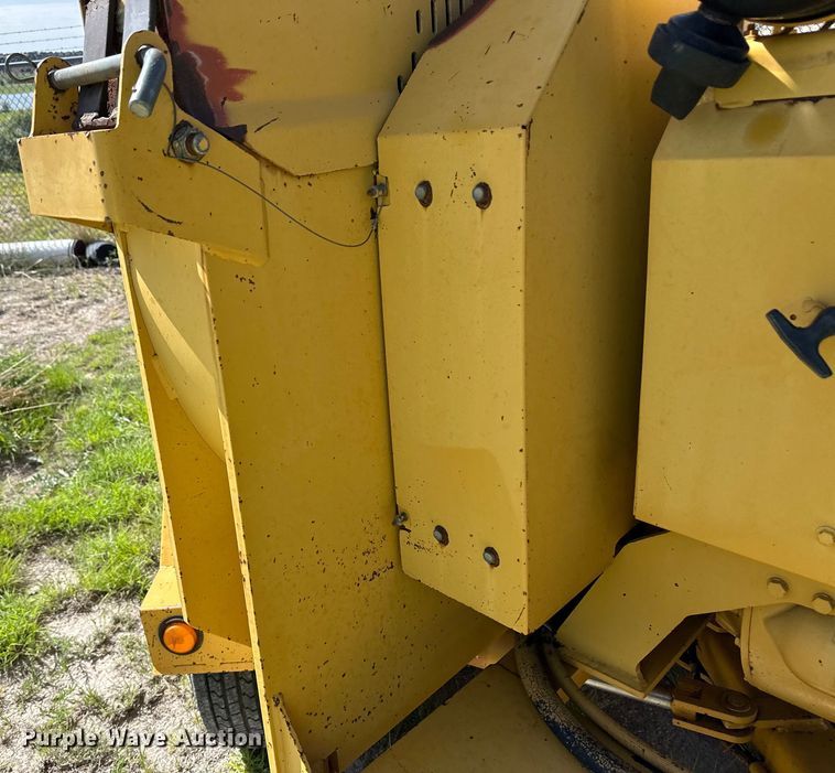 image for item OI9134 1993 Vermeer 1250BC wood chipper