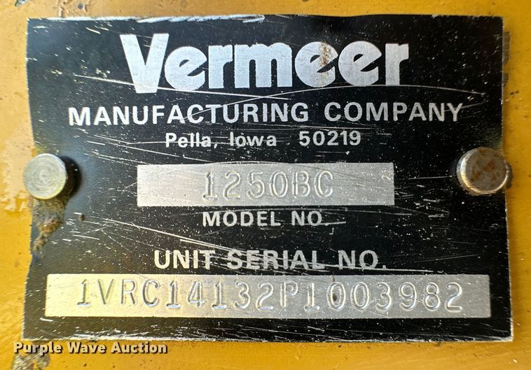 image for item OI9134 1993 Vermeer 1250BC wood chipper