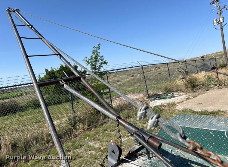 image for item OI9135 1974 Army Surplus winch truck