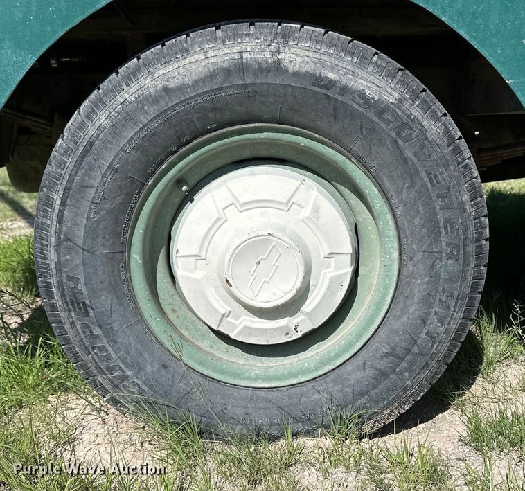 image for item OI9135 1974 Army Surplus winch truck