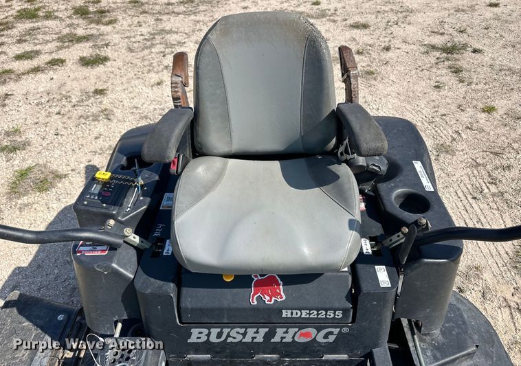 image for item OI9136 Bush Hog HDE2255 ZTR lawn mower