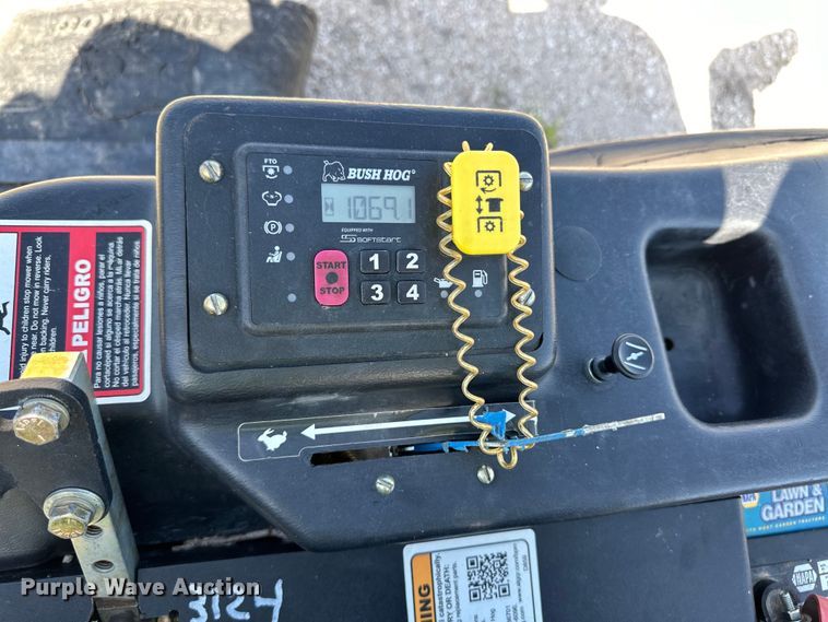 image for item OI9136 Bush Hog HDE2255 ZTR lawn mower