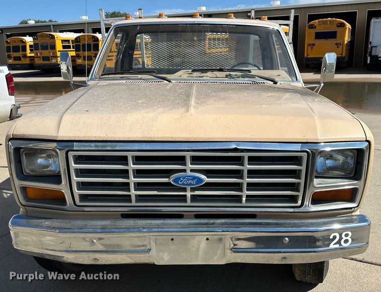 image for item OI9206 1986 Ford F350 dump flatbed pickup truck