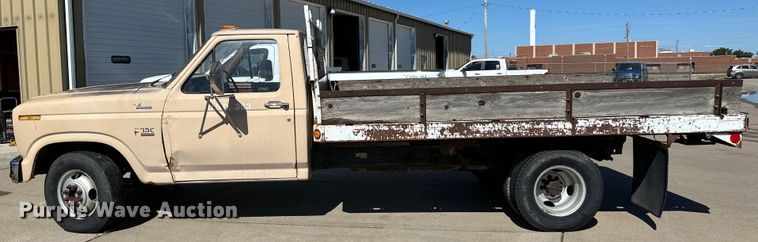 image for item OI9206 1986 Ford F350 dump flatbed pickup truck