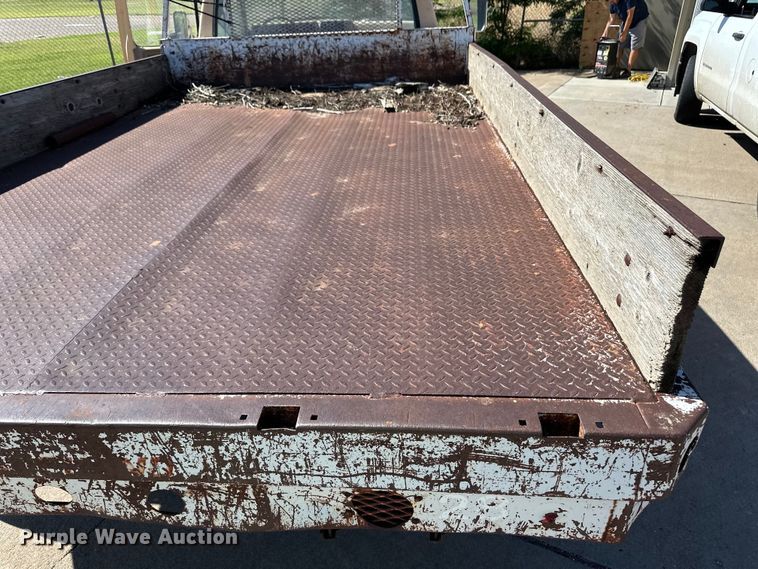 image for item OI9206 1986 Ford F350 dump flatbed pickup truck