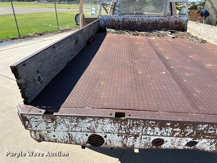 image for item OI9206 1986 Ford F350 dump flatbed pickup truck