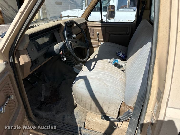 image for item OI9206 1986 Ford F350 dump flatbed pickup truck