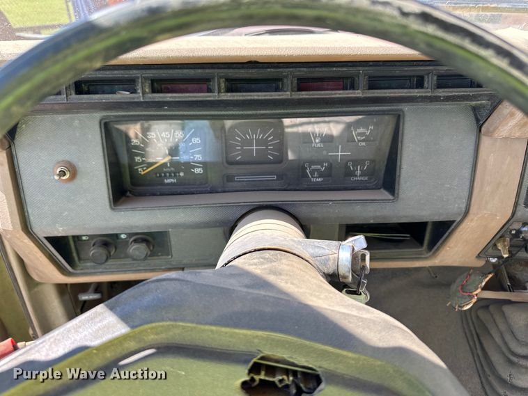 image for item OI9206 1986 Ford F350 dump flatbed pickup truck