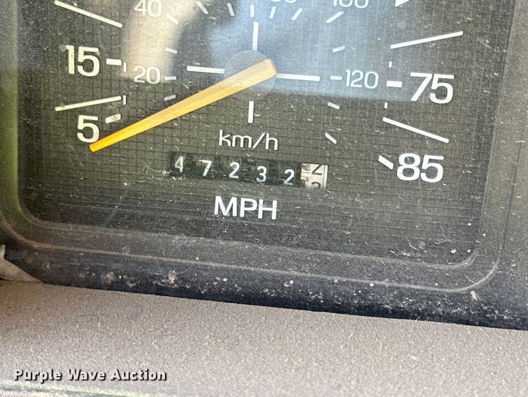 image for item OI9206 1986 Ford F350 dump flatbed pickup truck