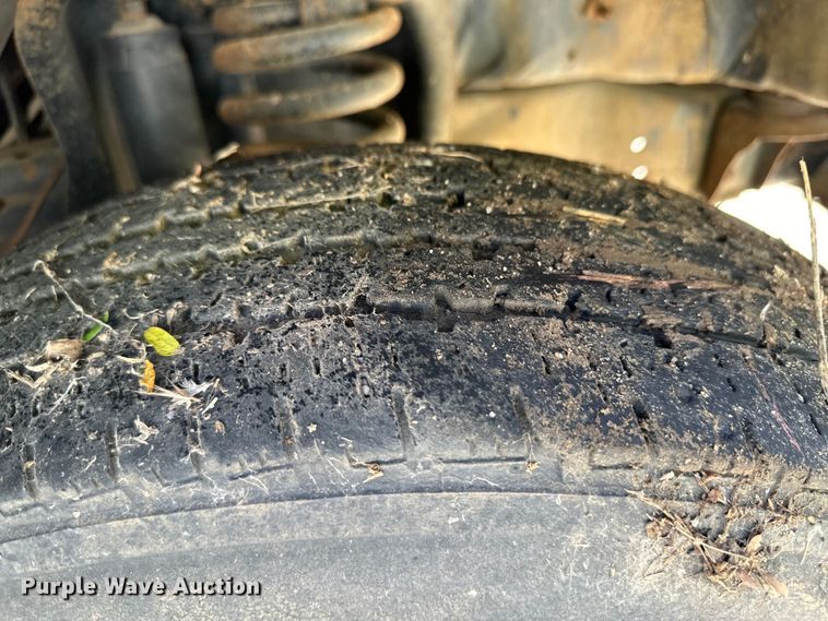 image for item OI9206 1986 Ford F350 dump flatbed pickup truck