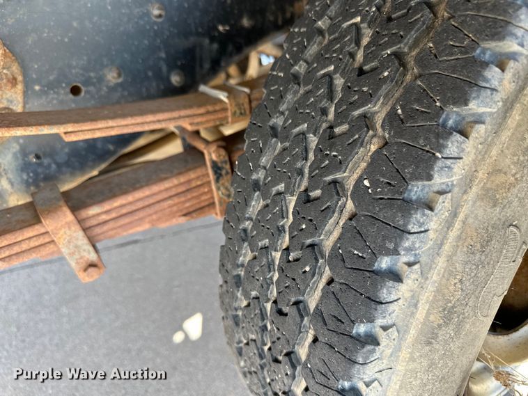 image for item OI9206 1986 Ford F350 dump flatbed pickup truck