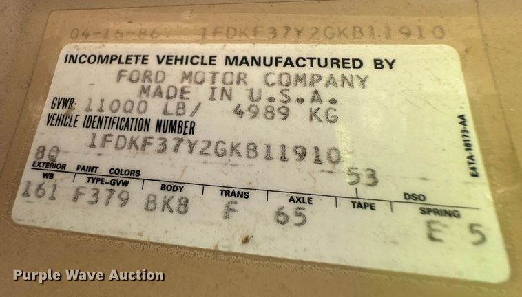 image for item OI9206 1986 Ford F350 dump flatbed pickup truck