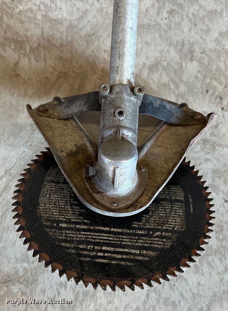 image for item OM9320 Lawn tools