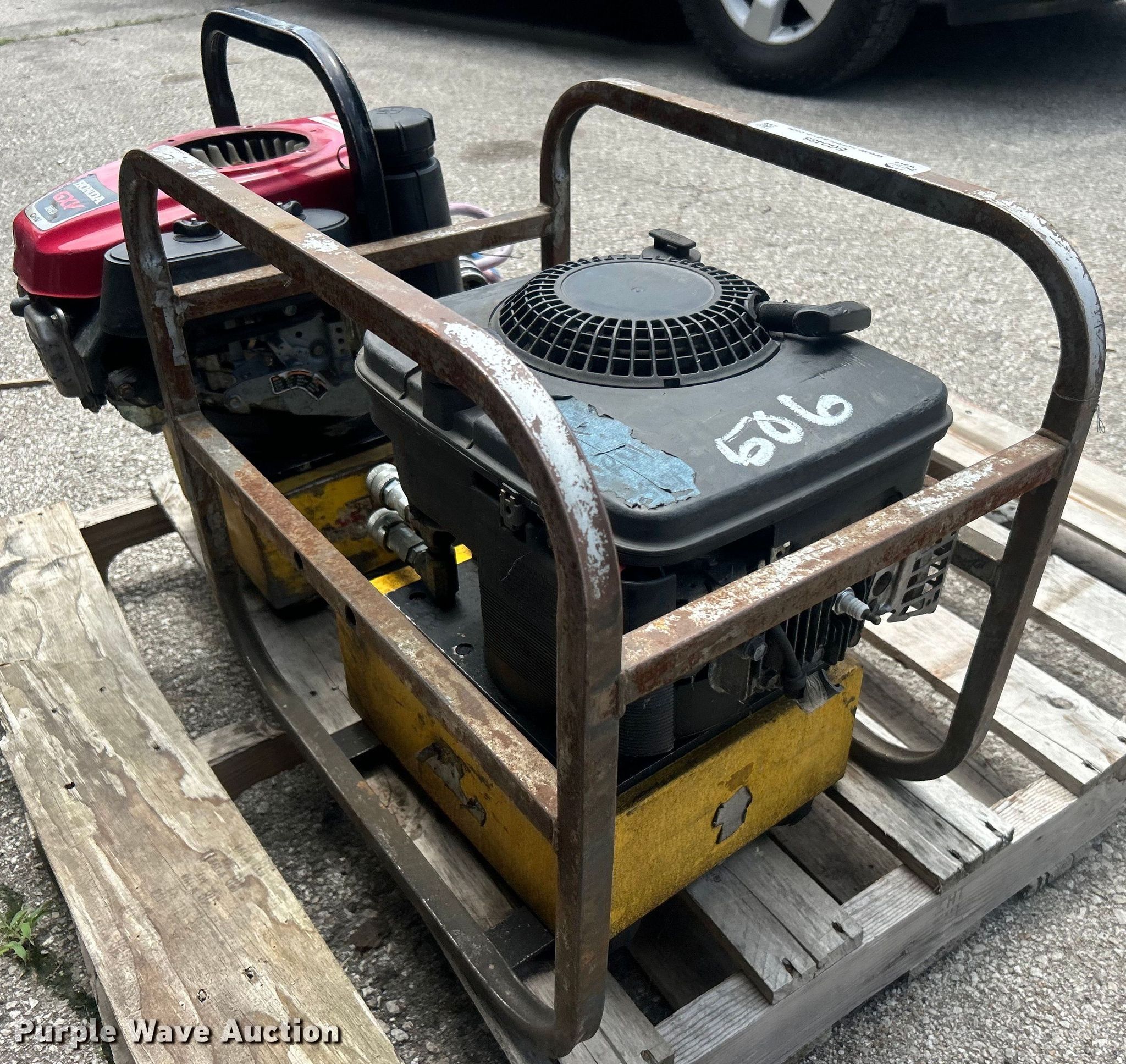 (2) Amkus hydraulic pumps in Tulsa, OK Item EG0488 for sale Purple Wave