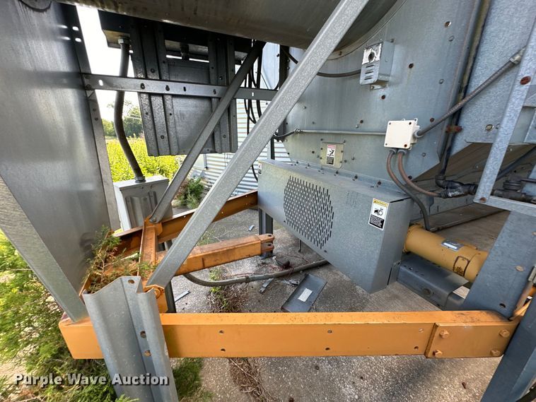 image for item DE2386 GSI Airstream 116 grain dryer