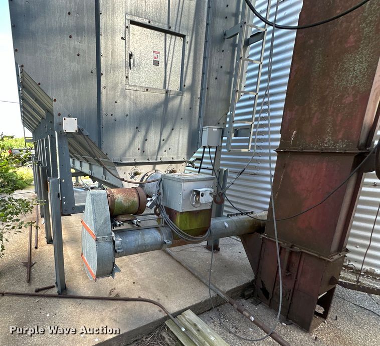 image for item DE2386 GSI Airstream 116 grain dryer