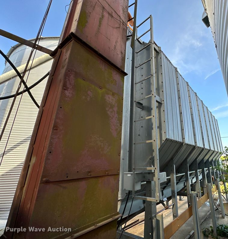 image for item DE2386 GSI Airstream 116 grain dryer