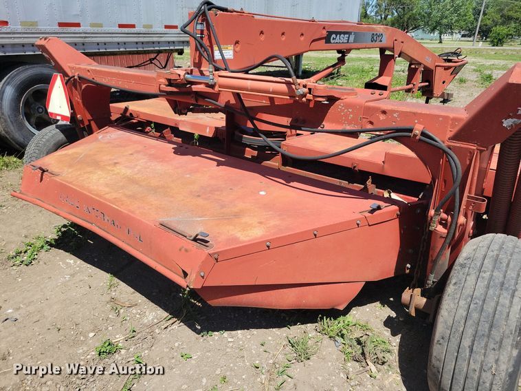 image for item DG0645 Case IH 8312T disc mower