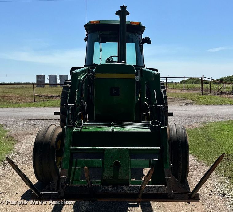 image for item DG4427 1979 John Deere 4440 tractor