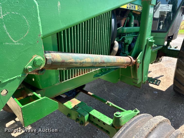 image for item DG4427 1979 John Deere 4440 tractor