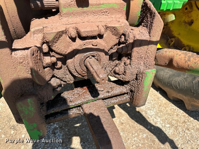 image for item DG4427 1979 John Deere 4440 tractor