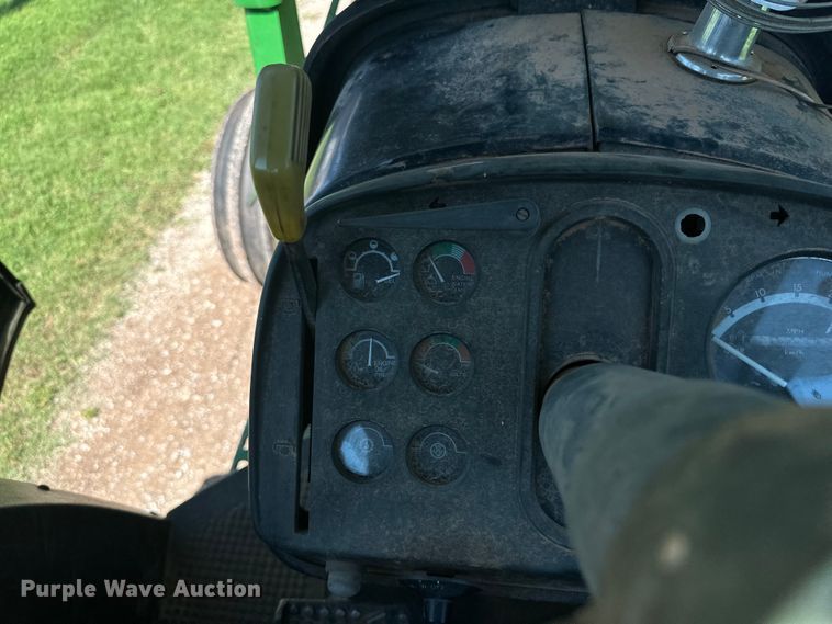 image for item DG4427 1979 John Deere 4440 tractor