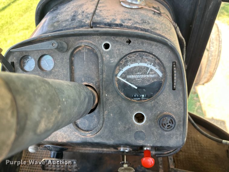 image for item DG4427 1979 John Deere 4440 tractor