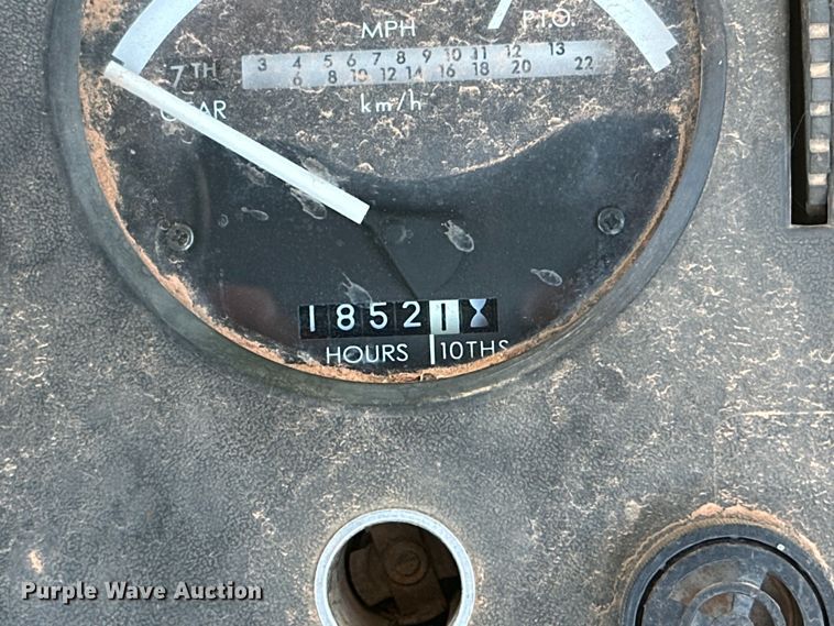 image for item DG4427 1979 John Deere 4440 tractor