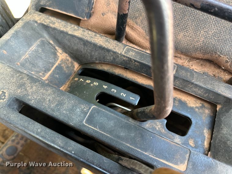 image for item DG4427 1979 John Deere 4440 tractor