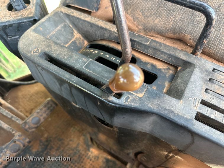 image for item DG4427 1979 John Deere 4440 tractor