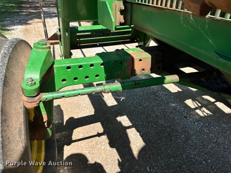 image for item DG4427 1979 John Deere 4440 tractor