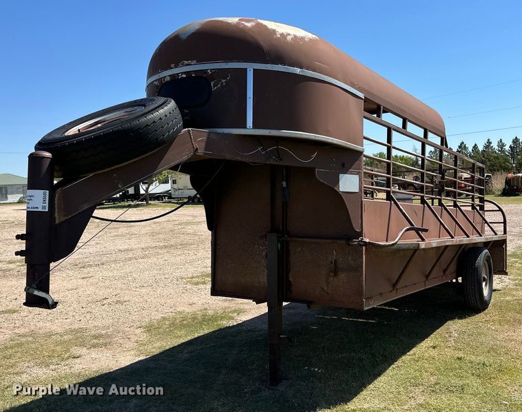 image for item DK6585 1984 Easley livestock trailer