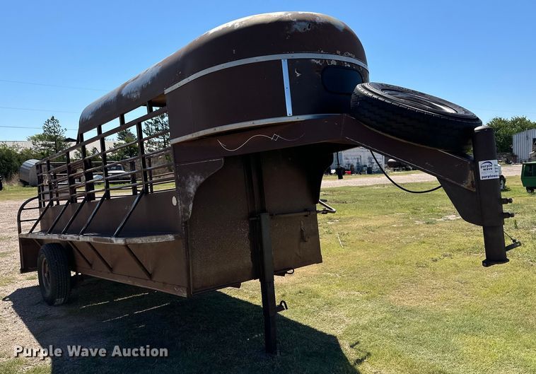 image for item DK6585 1984 Easley livestock trailer