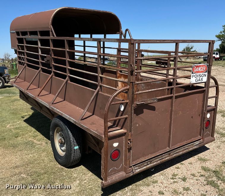 image for item DK6585 1984 Easley livestock trailer