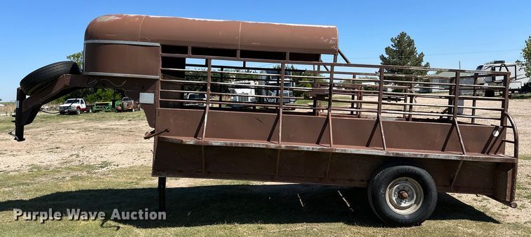 image for item DK6585 1984 Easley livestock trailer