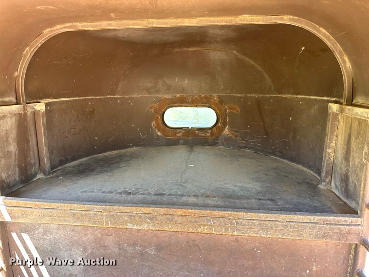 image for item DK6585 1984 Easley livestock trailer