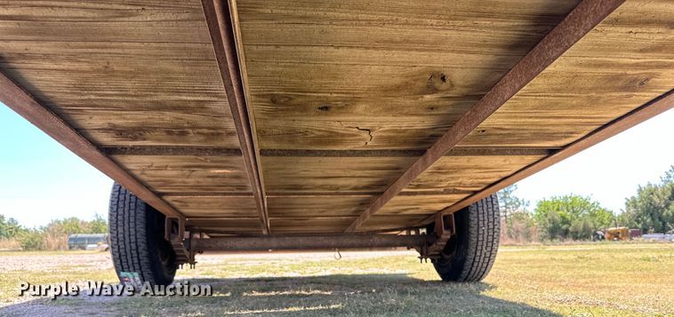 image for item DK6585 1984 Easley livestock trailer