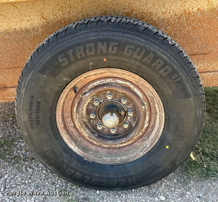 image for item DK6585 1984 Easley livestock trailer