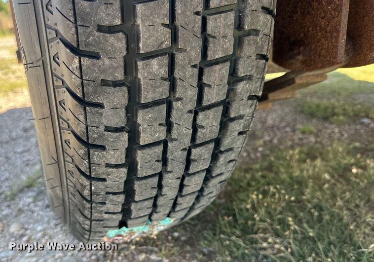 image for item DK6585 1984 Easley livestock trailer